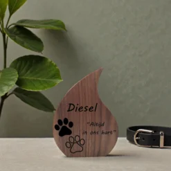 Mini Urn Memento Notenhout met gravering sfeerbeeld