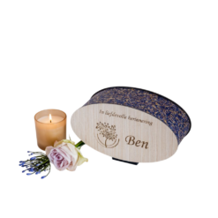 Houten urn - ovale vorm op voet met korenbloemen