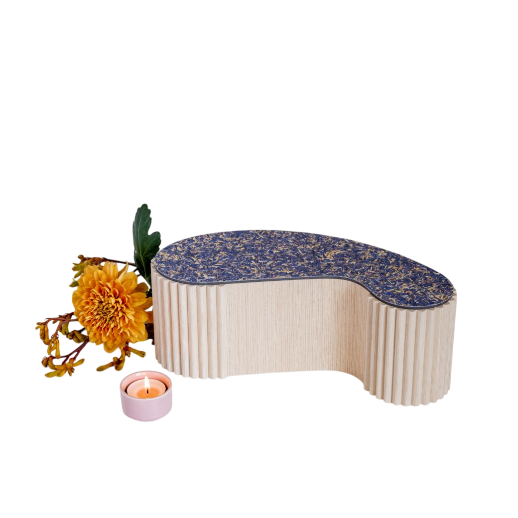 Urn met korenbloemen en Italiaans design hout